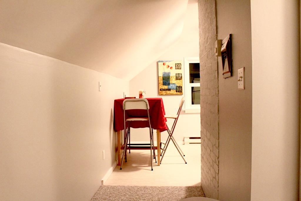 Artistic Apartment Near Downtown Victoria Exteriér fotografie